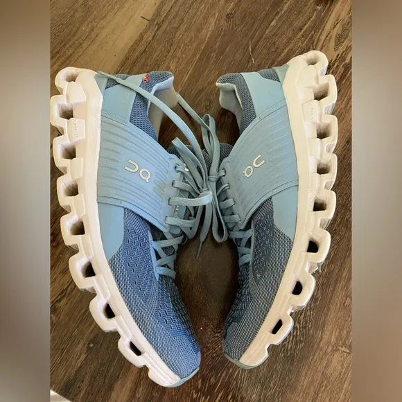 ON Women's Cloudswift Running Shoes - Blue