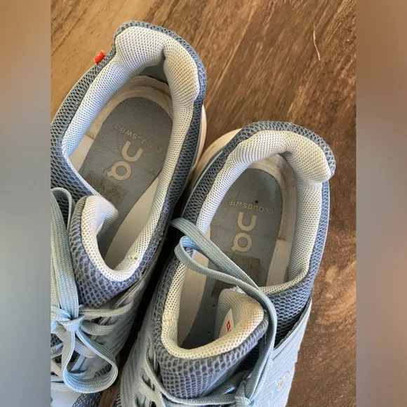 ON Women's Cloudswift Running Shoes - Blue