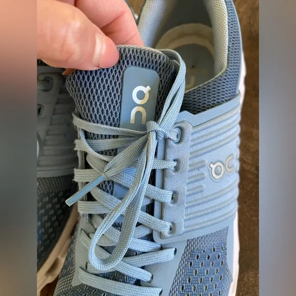 ON Women's Cloudswift Running Shoes - Blue