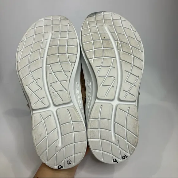 Oofos Oocoozie mules slip on shoes casual comfort shoes women’s size 9