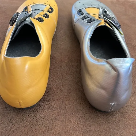 Oracle Gravel Bike Shoes Silver/Gold **See description for measurements** New