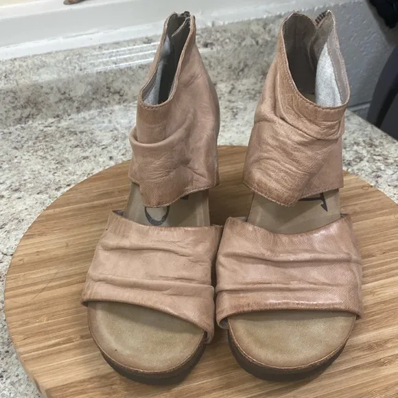 OTBT Patchouli women’s 9 open toe genuine leather sandal shoes