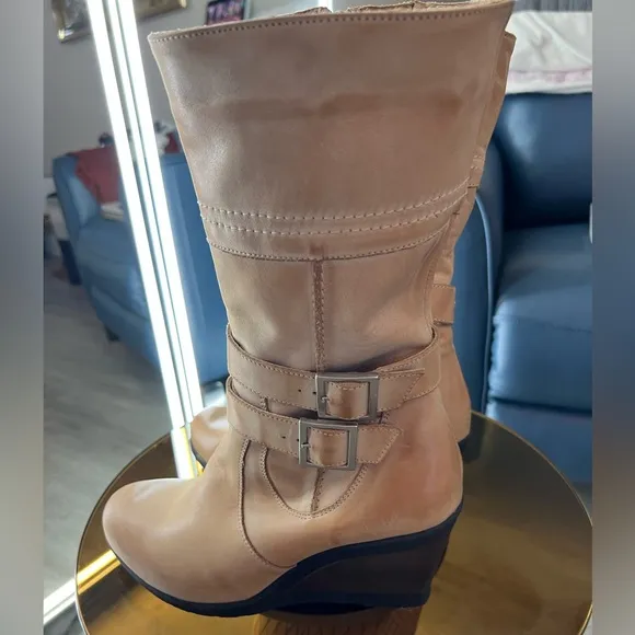 OVERLAND LAMB SKIN WEDGE BOOTS 👢 Never worn. All sheepskin inside boot. SIZE 40