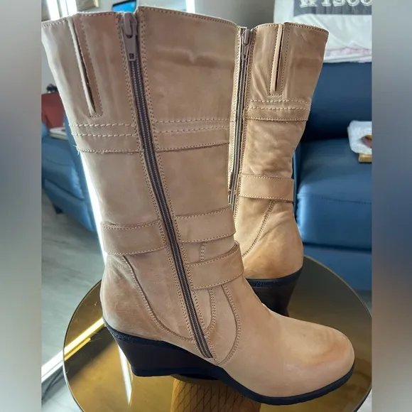 OVERLAND LAMB SKIN WEDGE BOOTS 👢 Never worn. All sheepskin inside boot. SIZE 40
