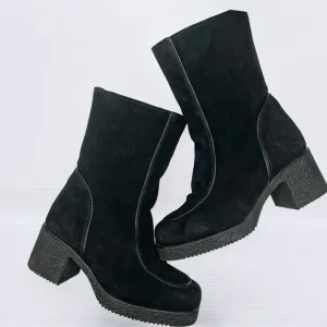 Pajar black boots size 6
