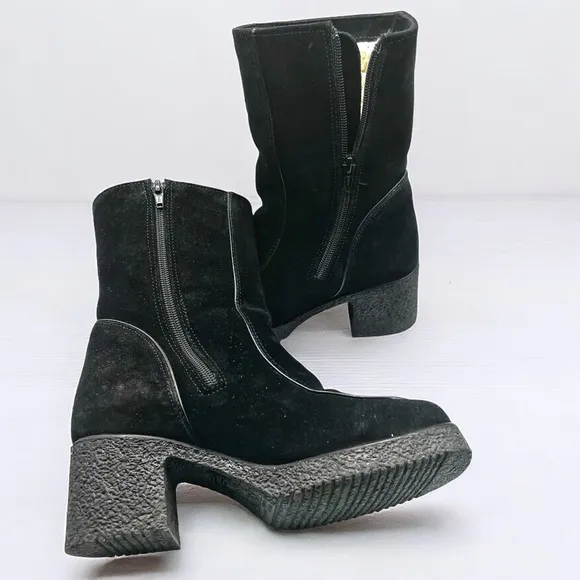 Pajar black boots size 6