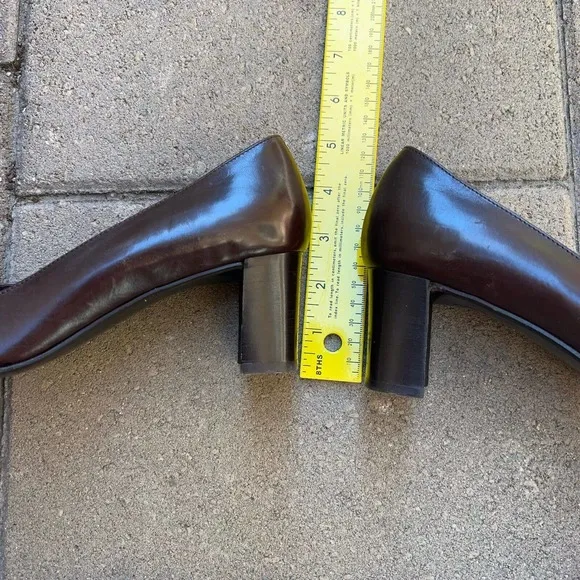 Paloma Pumps Women's Size 7B Pump Square Toe Block Heel Classic Made in Italy
