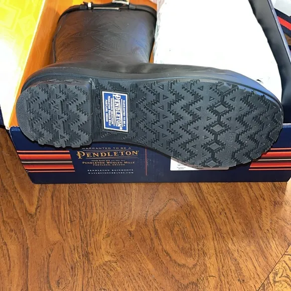 Pendleton Black Embossed Heritage Tall Rain Boots Women’s Size 6 (READ ALL)