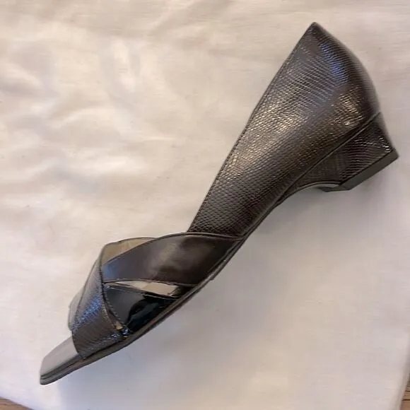 PETER KAISER PATENT OPEN TOE SHOES.  NEW