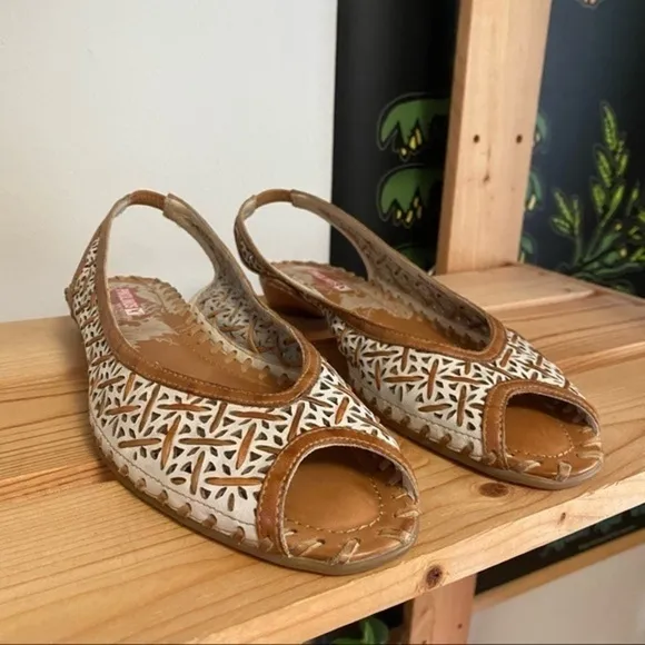 Pikolinos White and Brown Punched Leather Open Toe Slingback Shoes Sandals