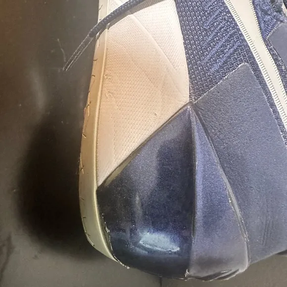Preowned Nike Kobe AD Midnight Navy. Size 7Y.