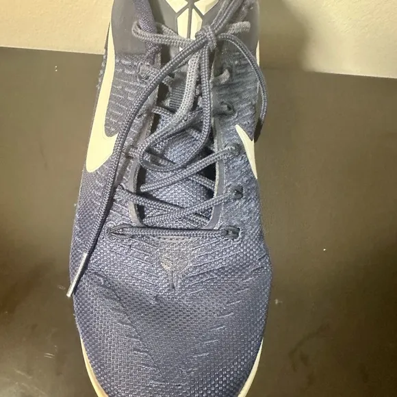 Preowned Nike Kobe AD Midnight Navy. Size 7Y.