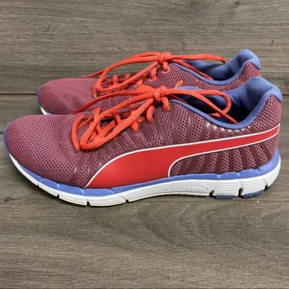 PUMA | Bravery 2 Running Sneakers Size 7 Red Blue