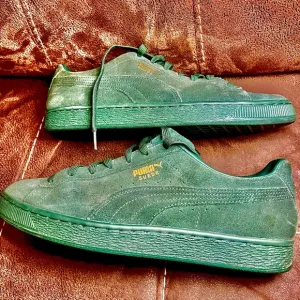 Puma Suede Classic Royal Green Men's Shoes Size 9.5