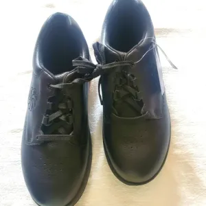 P.W. Minor Black Leisure Lace Sz. 9.5 Shoes