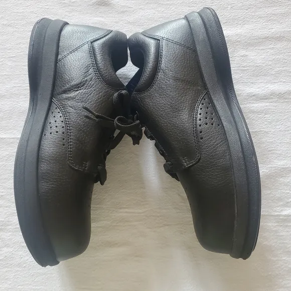 P.W. Minor Black Leisure Lace Sz. 9.5 Shoes