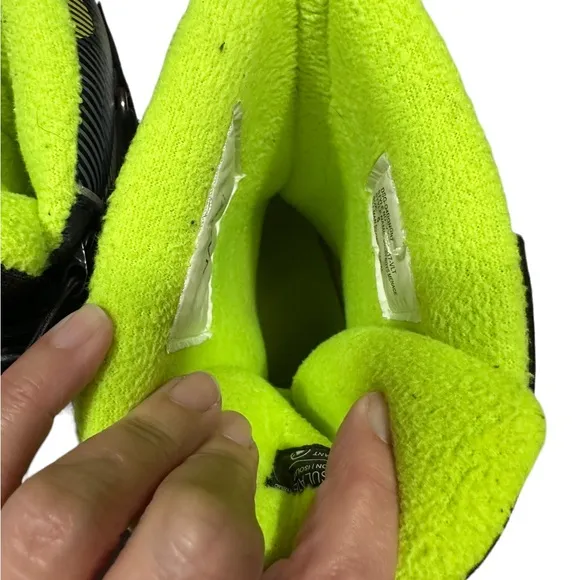 Quest Boys’ Menace Green and Black Boots