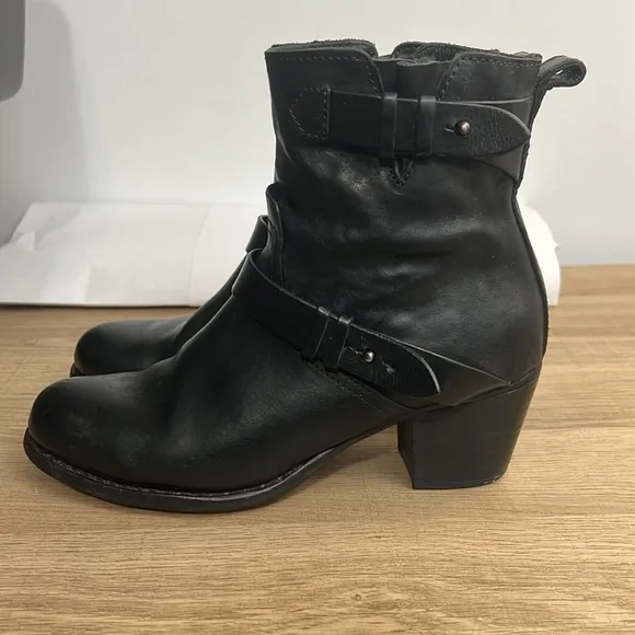 Rag and bone New York women’s Black Leather Ankle Boots size 37