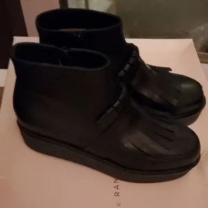 RARE Sz 34 NiB Black Fringe Ankle Boots