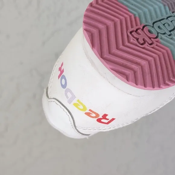 REEBOK CLASSIC LEATHER SNEAKER - KIDS' (RAINBOW ACCENTS)