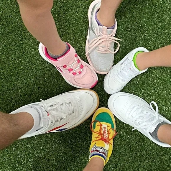 REEBOK CLASSIC LEATHER SNEAKER - KIDS' (RAINBOW ACCENTS)