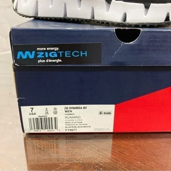 REEBOK ZIG DYNAMICA MENS RUNNING SHOES size 7 black top white sole nib