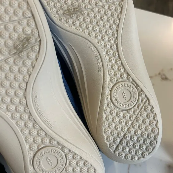 Revitalign Waco blue slip on shoes size 10 NWT