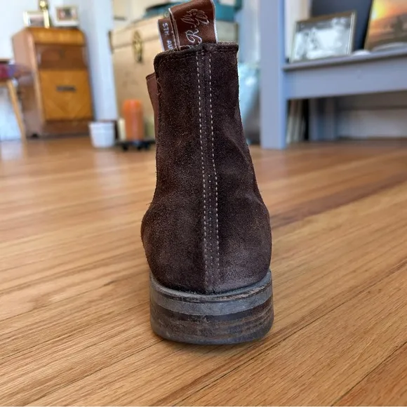 R.M. Williams Comfort Craftsman Brown Suede Chelsea Boots