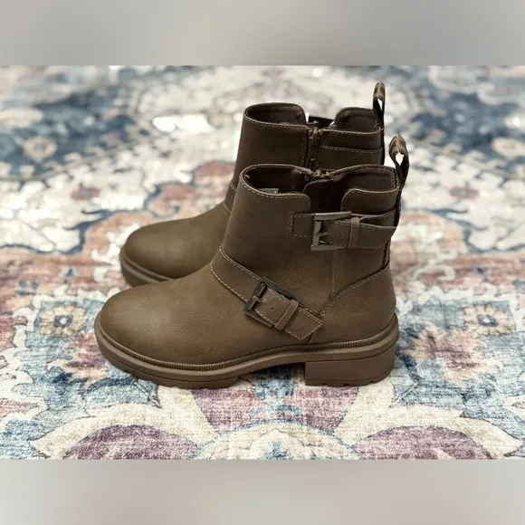 Rocket Dog Boots Ilo Brown BuckleAnkle Booties Woman’s Size 7.5‎ with Side Zip