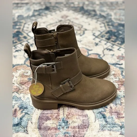 Rocket Dog Boots Ilo Brown BuckleAnkle Booties Woman’s Size 7.5‎ with Side Zip