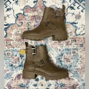 Rocket Dog Boots Ilo Brown BuckleAnkle Booties Woman’s Size 7.5‎ with Side Zip