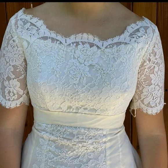 Romantic vintage 60's pretty floral lace wedding dress Union made A-line cream