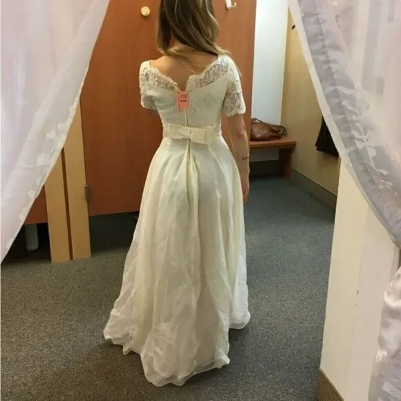 Romantic vintage 60's pretty floral lace wedding dress Union made A-line cream