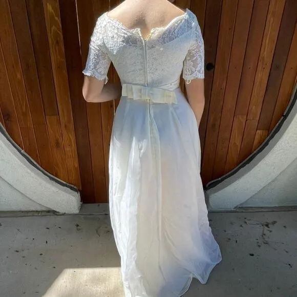 Romantic vintage 60's pretty floral lace wedding dress Union made A-line cream