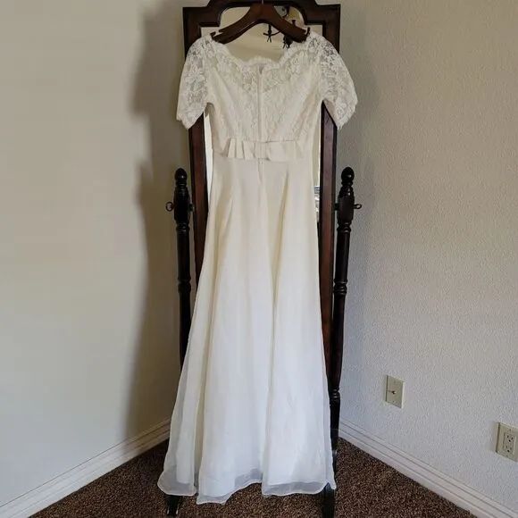 Romantic vintage 60's pretty floral lace wedding dress Union made A-line cream