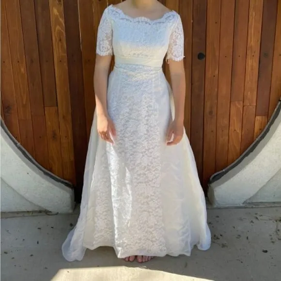 Romantic vintage 60's pretty floral lace wedding dress Union made A-line cream