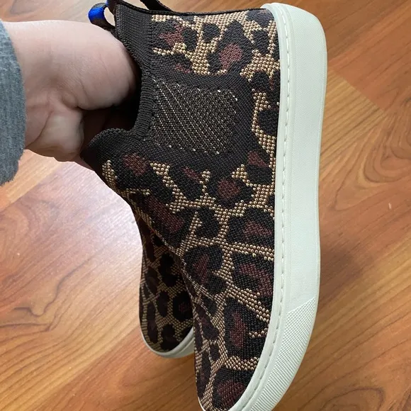 ROTHY’S The Chelsea boots sneakers slip on comfort cheetah wildcat leopard 5.5