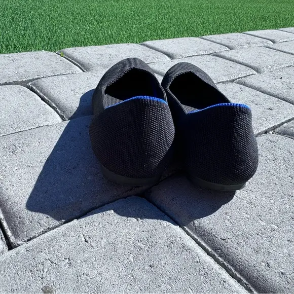 ROTHY’S THE FLAT BLACK/BLUE TRIM‎ SLIP ON SIZE 7.5