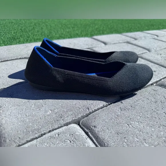 ROTHY’S THE FLAT BLACK/BLUE TRIM‎ SLIP ON SIZE 7.5