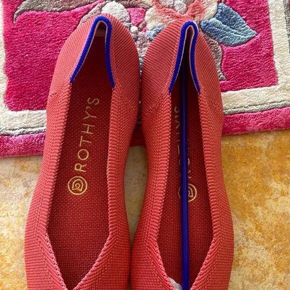 Rothys the round toe size 8 cooper woman’s flat shoes