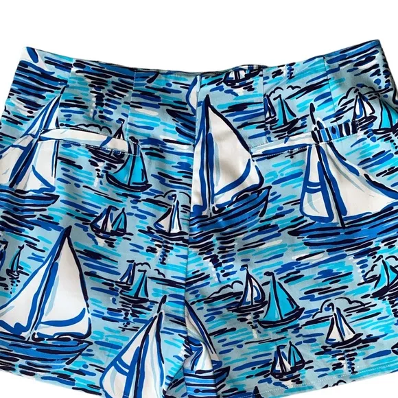 Sail to Sable STS Sail Boat Print Gold Button Shorts - M