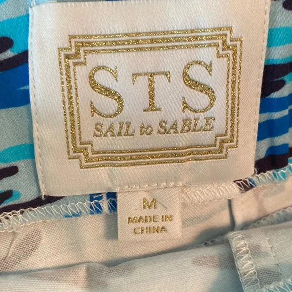 Sail to Sable STS Sail Boat Print Gold Button Shorts - M