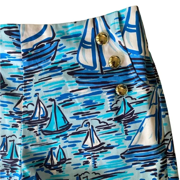 Sail to Sable STS Sail Boat Print Gold Button Shorts - M