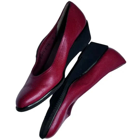 Salvatore Ferragamo Made in Italy Red Pointed Toe Wedge Shoes