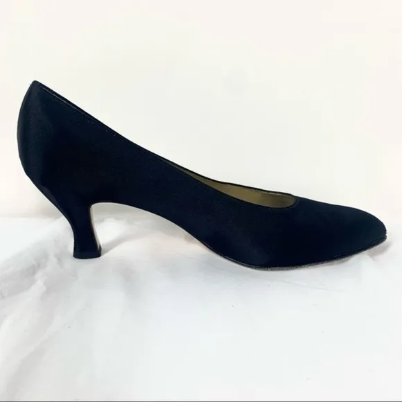 Salvatore Ferragamo Women’s Shoes Black Sz 7