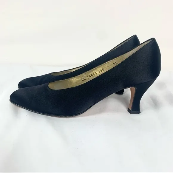 Salvatore Ferragamo Women’s Shoes Black Sz 7