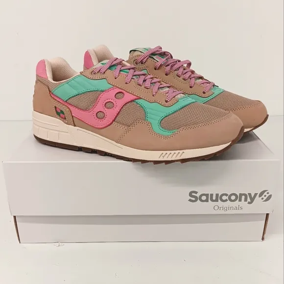 Saucony Women's Shadow 5000 Earth Citizen Low Top Sneakers