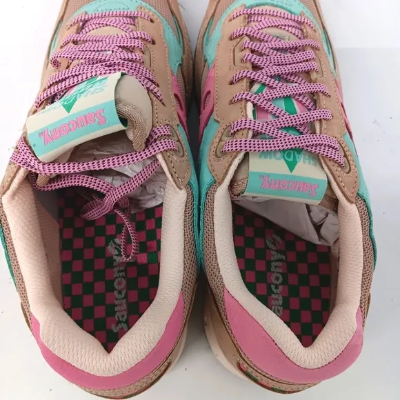 Saucony Women's Shadow 5000 Earth Citizen Low Top Sneakers