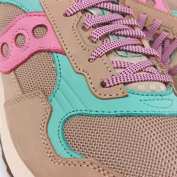 Saucony Women's Shadow 5000 Earth Citizen Low Top Sneakers