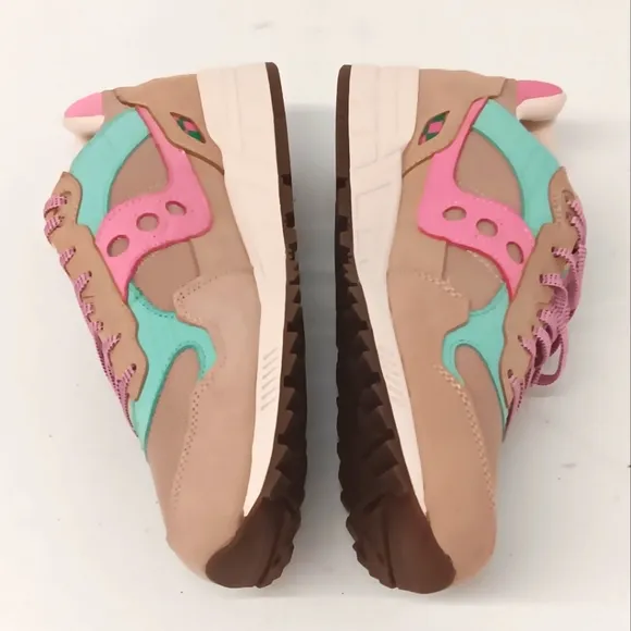 Saucony Women's Shadow 5000 Earth Citizen Low Top Sneakers